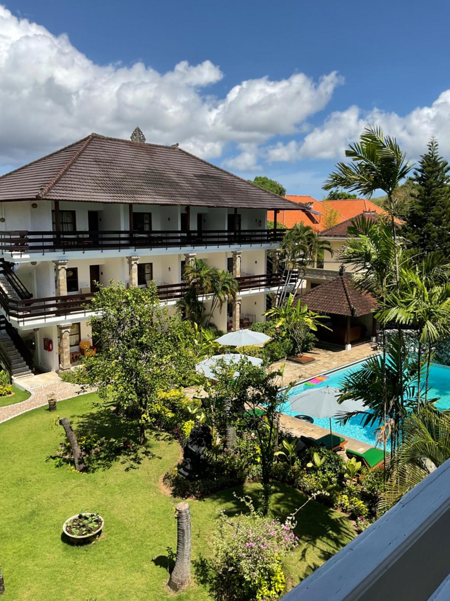 Hotel Grand Kumala Bali Legian Quarto foto